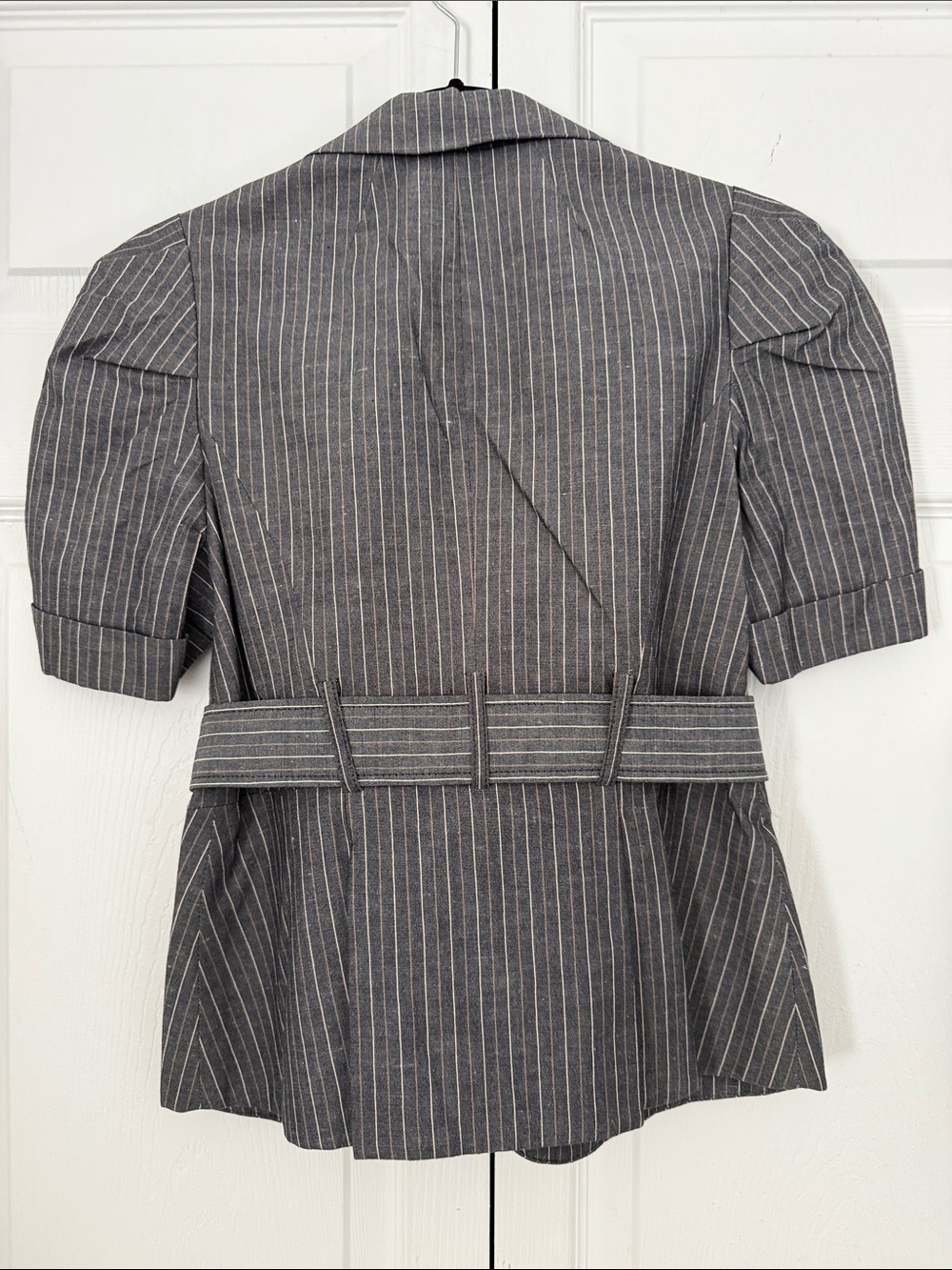 BCBGMaxAzria LARISSA Gray Pinstripe Short-Sleeve Belted Blazer Size S - Picture 4 of 11